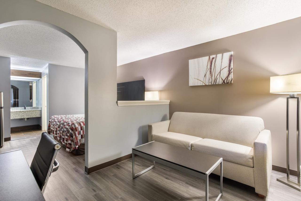 Red Roof Inn & Suites Athens, Al Zewnętrze zdjęcie