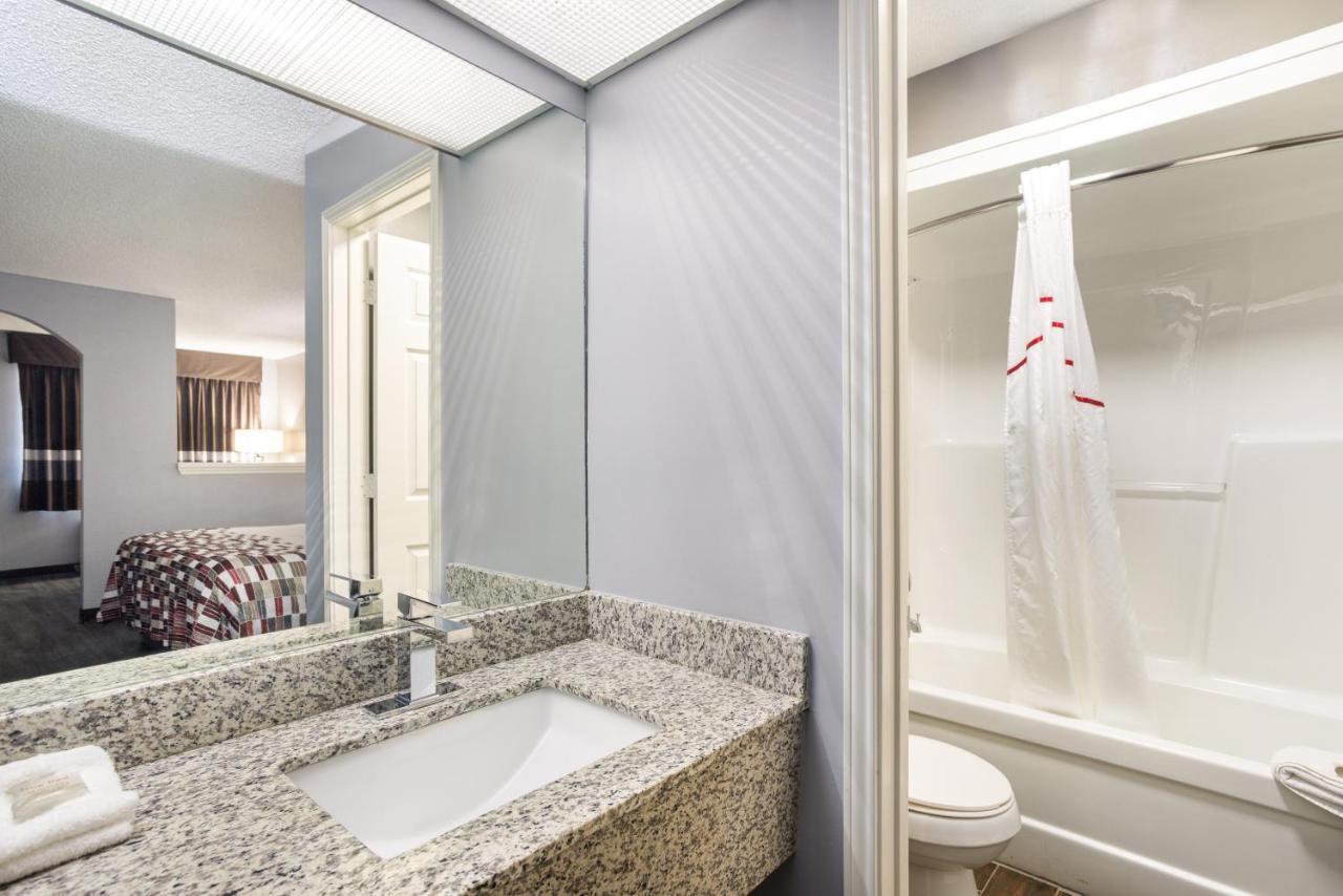 Red Roof Inn & Suites Athens, Al Zewnętrze zdjęcie
