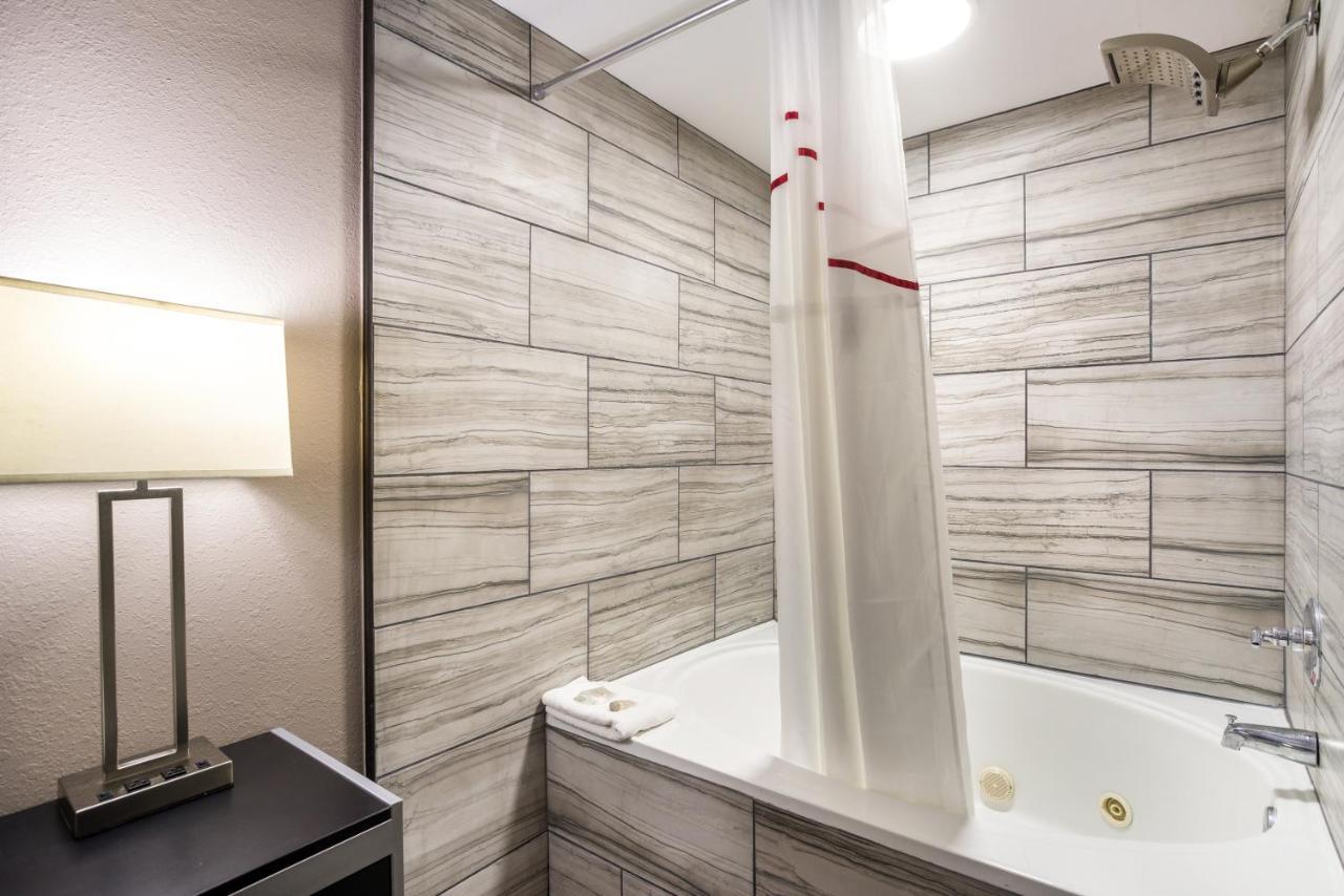 Red Roof Inn & Suites Athens, Al Zewnętrze zdjęcie